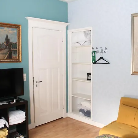 Bed & Breakfast De Houten Uil *
